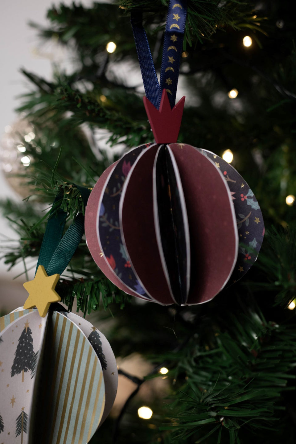 How to Make an Easy Homemade Paper Bauble Craft for Your Christmas Tree