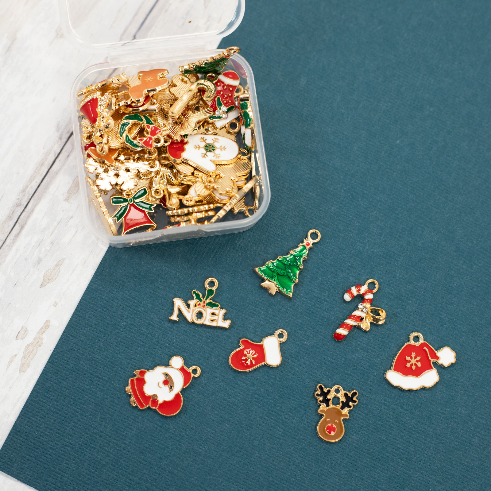 Crafter's Companion - Christmas Charms Bumper Pack - 50pc