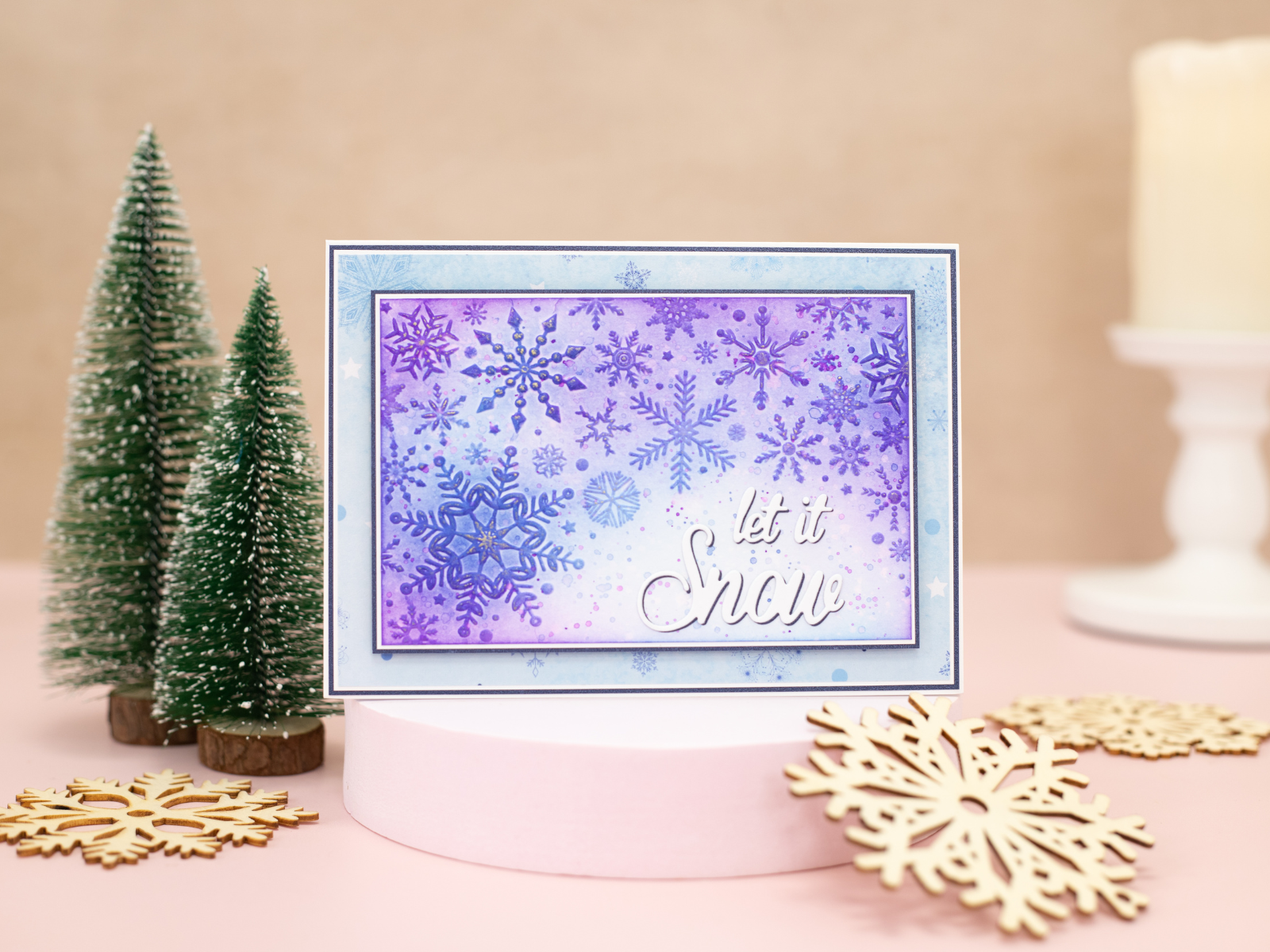 Crafter's Companion 6"x4" 3D Embossing Folder - Sparkling Snowflakes